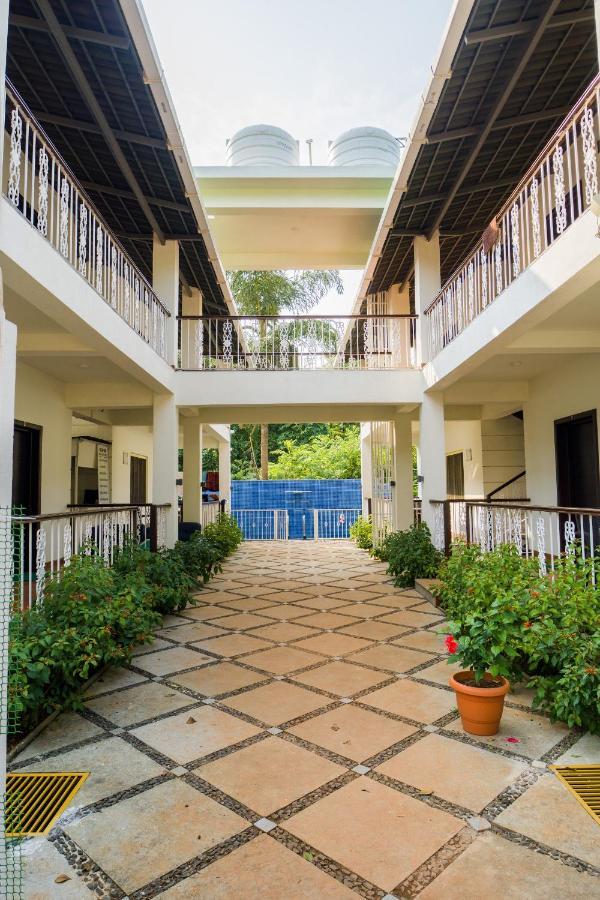 Marine Studios Le Pension Candolim Exterior foto